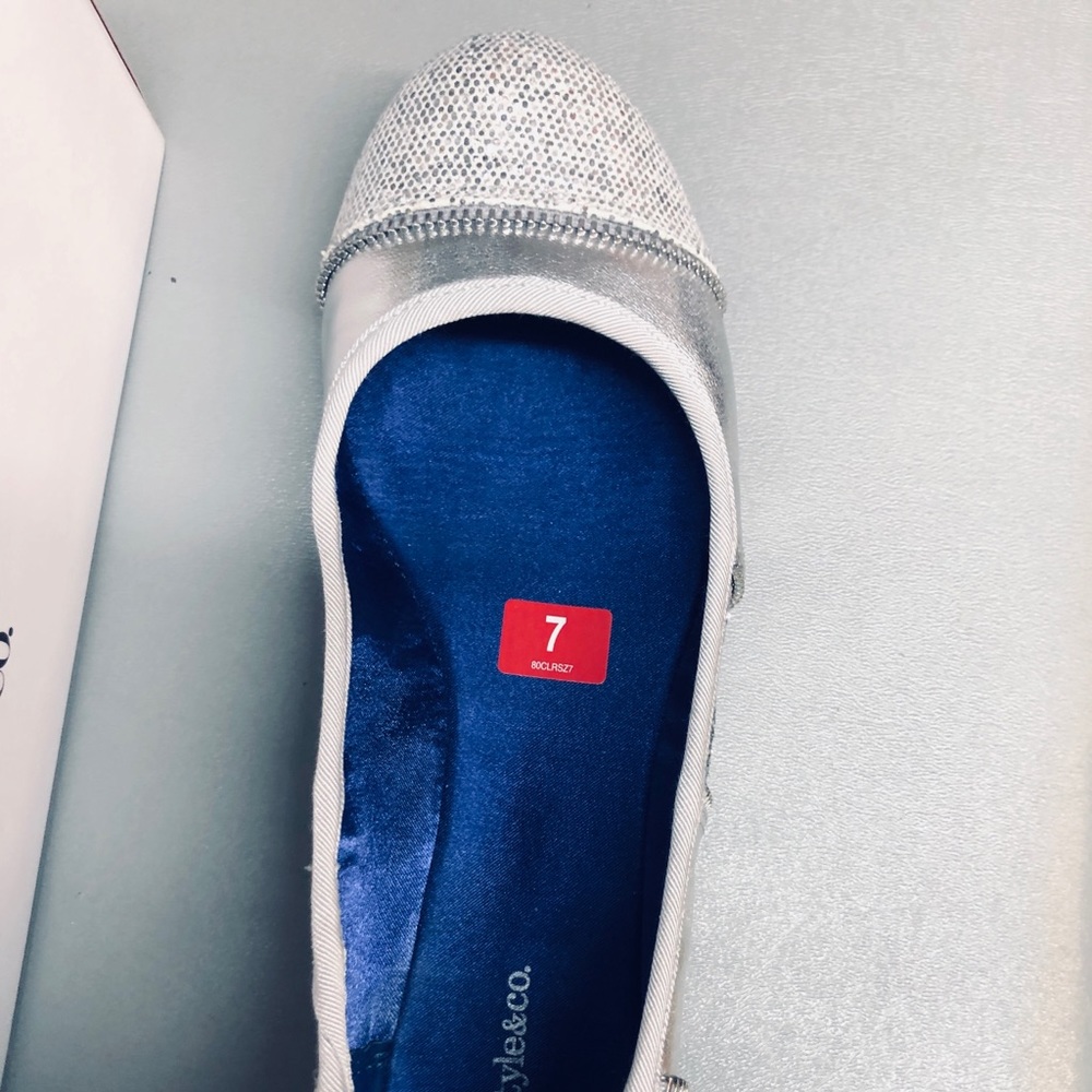 Adorable flats! - Picture 2 of 3